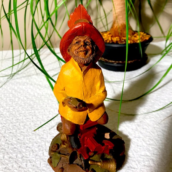 Tom Clarke Other - Tom Clarke Gnome ELMO the Fireman 1987 #5822